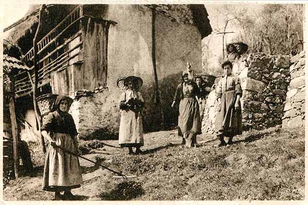Costumi di Arola